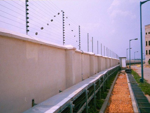 Perimeter Electric Security Fencing System Protection Palisade Solar Electronic Gallagher Power Nemtek Outdoor Residential Wall Boundary Fence Steel Net Gate