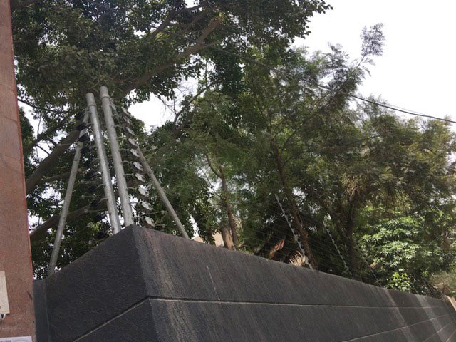 Perimeter Electric Security Fencing System Protection Palisade Solar Electronic Gallagher Power Nemtek Outdoor Residential Wall Boundary Fence Steel Net Gate